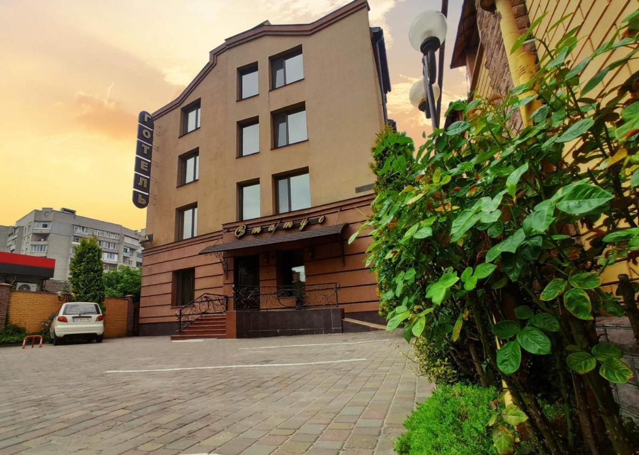 Hotel Status Vinnytsia Bagian luar foto