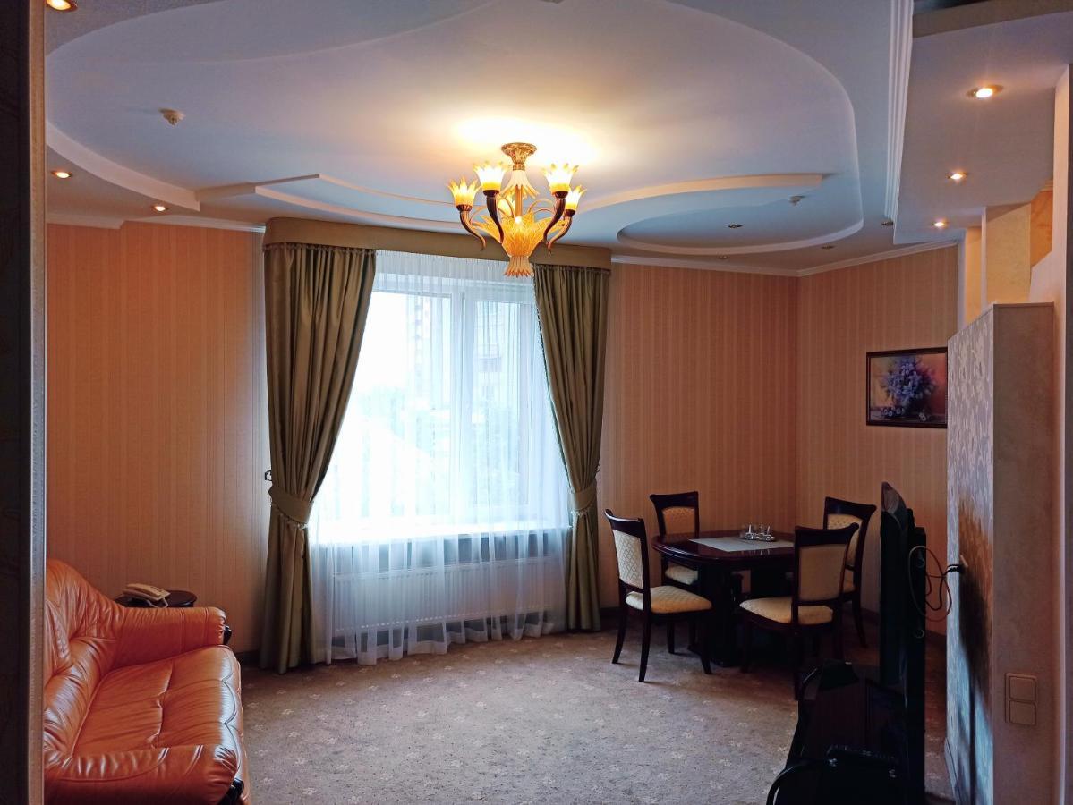 Hotel Status Vinnytsia Bagian luar foto