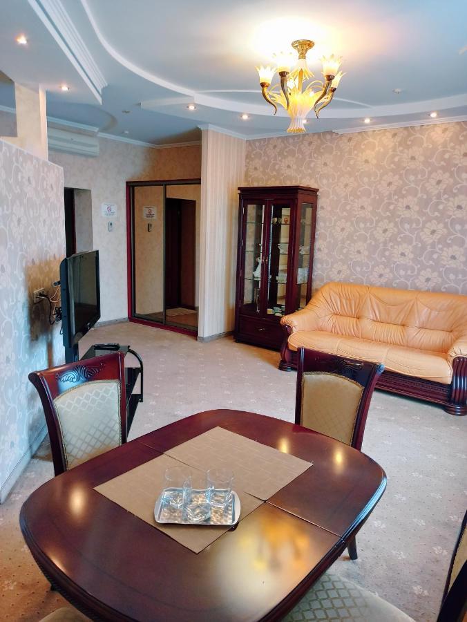 Hotel Status Vinnytsia Bagian luar foto