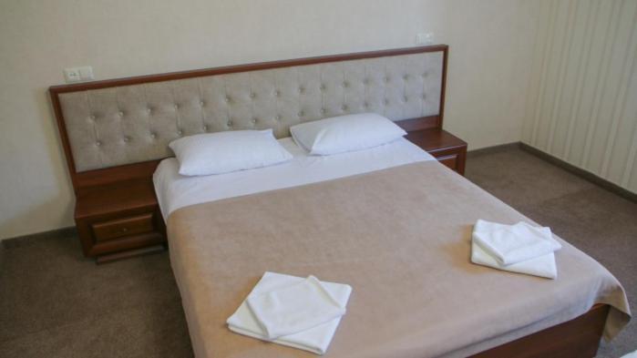 Hotel Status Vinnytsia Bagian luar foto