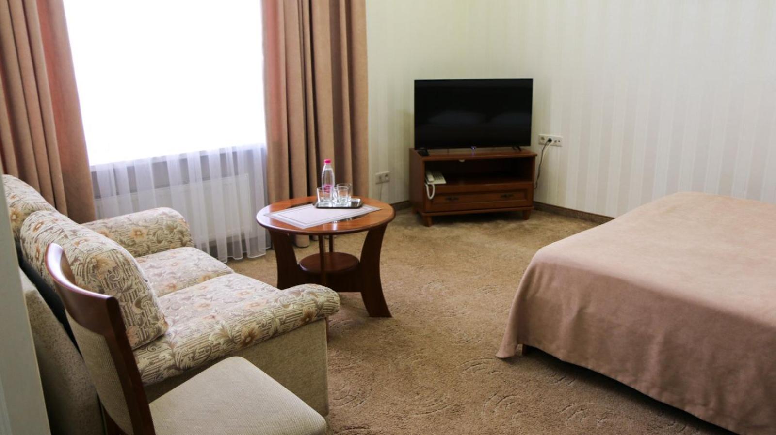 Hotel Status Vinnytsia Bagian luar foto