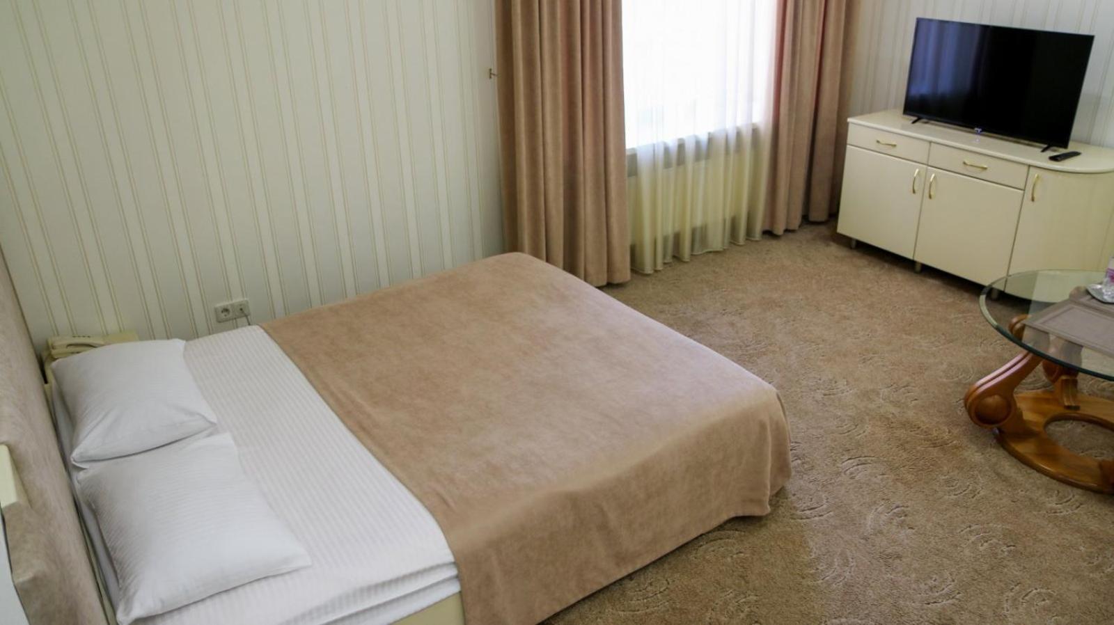 Hotel Status Vinnytsia Bagian luar foto